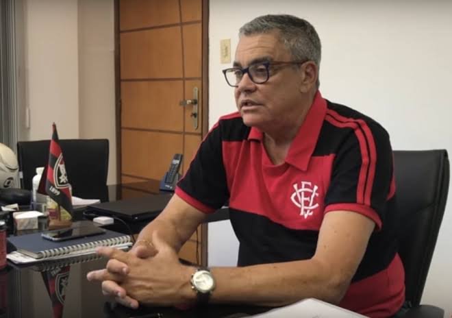 Por meio de nota, Paulo Carneiro explica afastamento do Vitória S/A -  Notícias - Galáticos Online